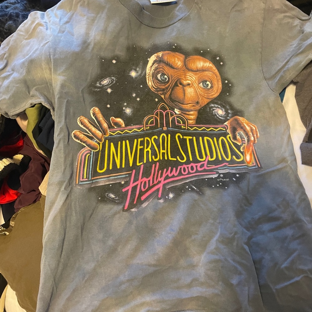 Vintage universal studios ET shirt